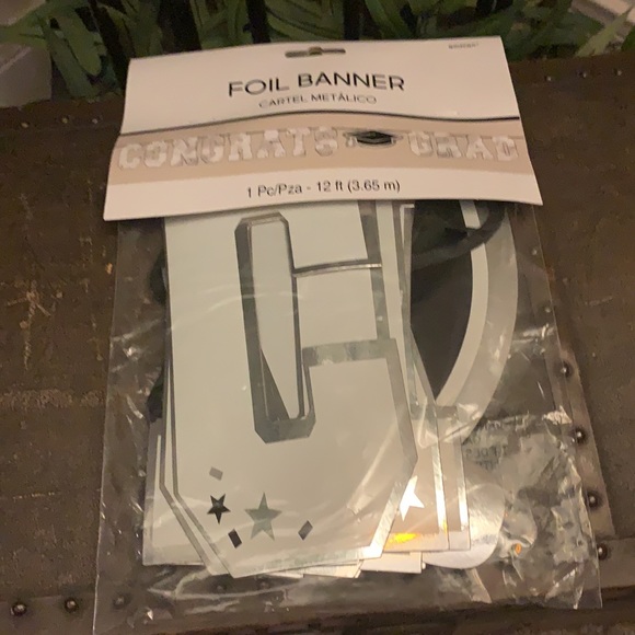 ⚜️White & Silver Congrats 🎊Grad 🎓Letter Banner - Picture 4 of 8